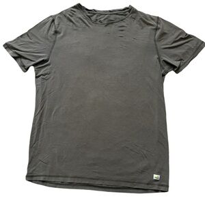 Vuori green workout shirt size L